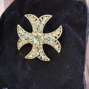 Vintage Brooch.